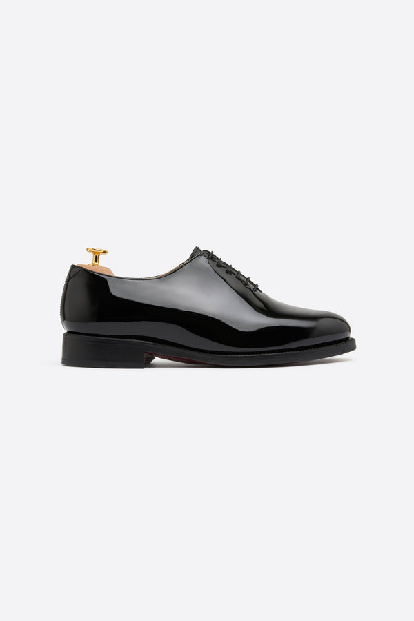 Round Whole cut Patent Shoe