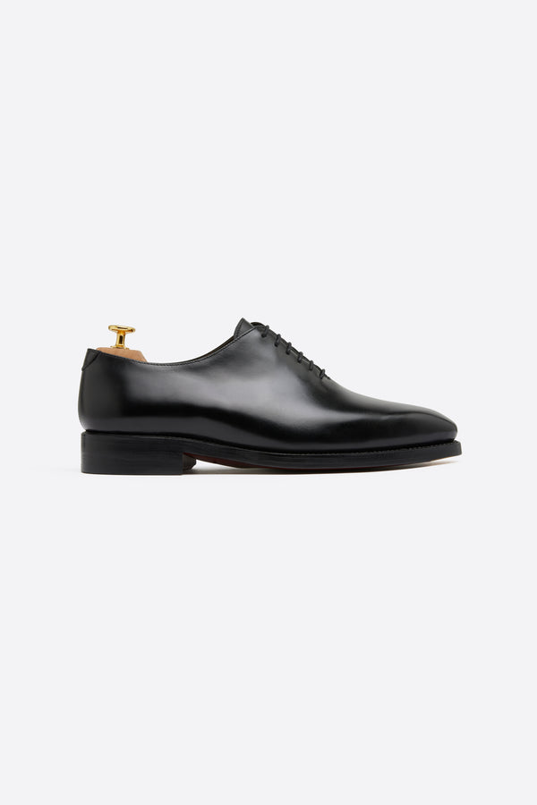 WHOLE CUT SHOE